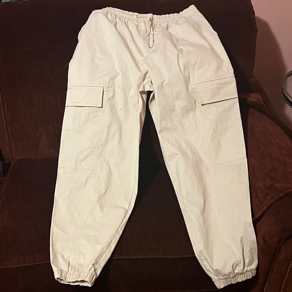 New Balance Women’s Off-White Cargo Pants